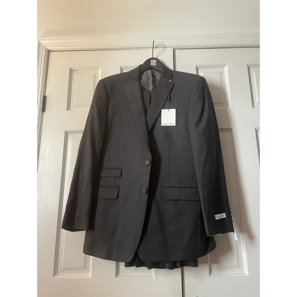 NWT Calvin Klein Men's 2-Piece Slim Fit Suit Charcoal‎ 100% Wool 42R Jacket